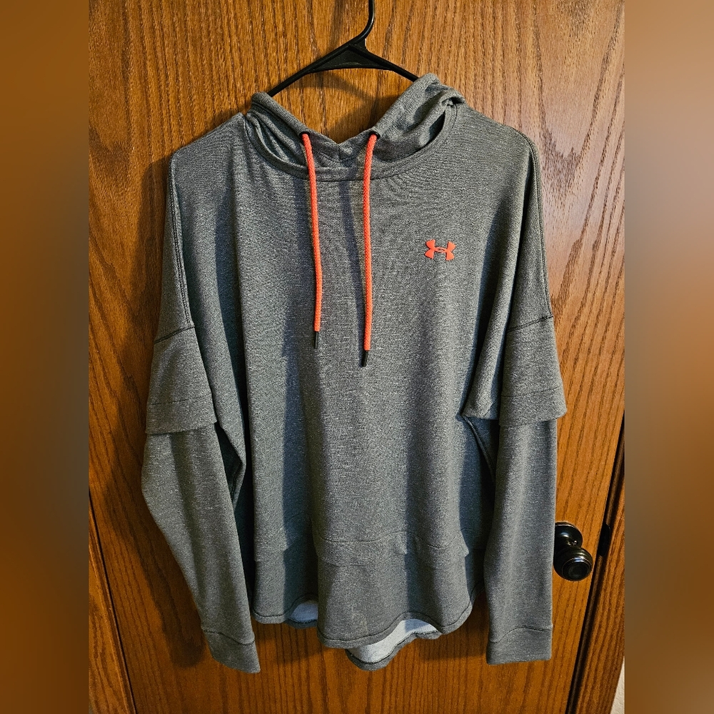Under Armour Sweatshirt